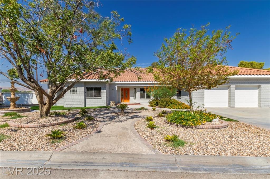 60 Levi AVE
