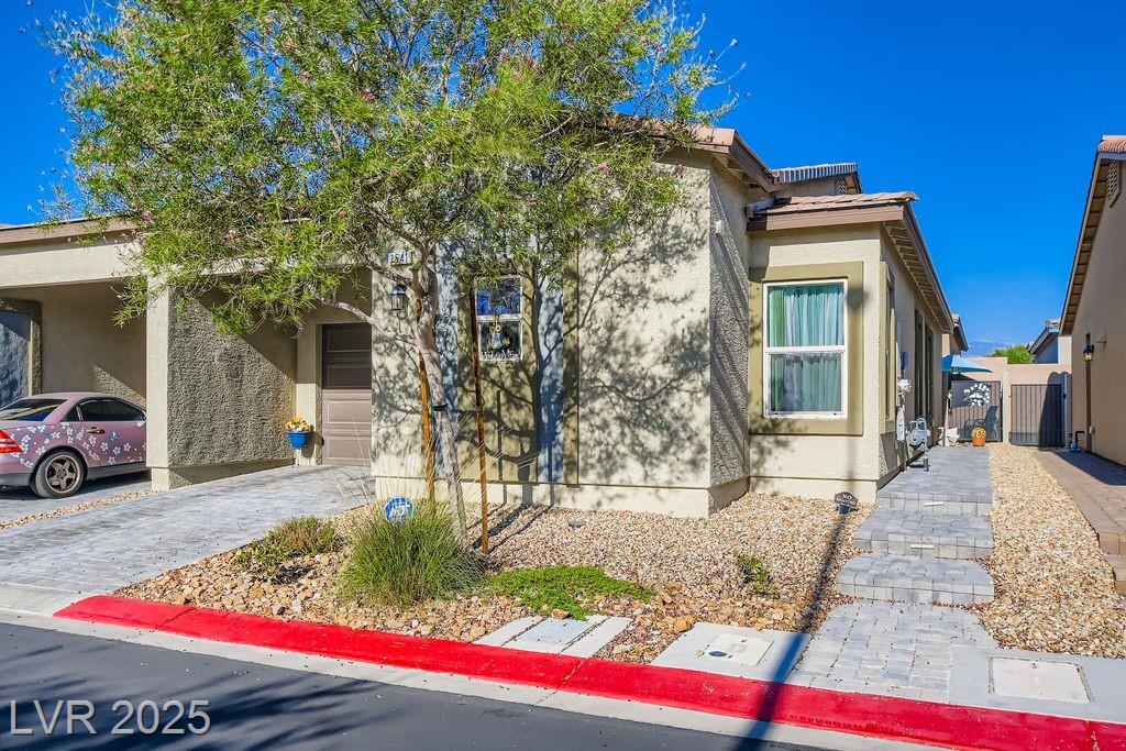7541 Garnet Moon ST