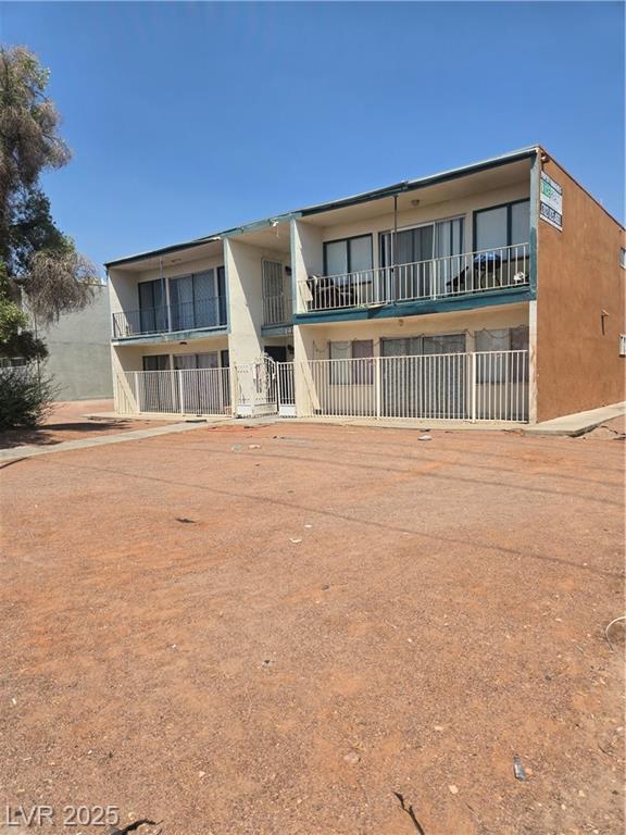 1402 Desert Inn RD