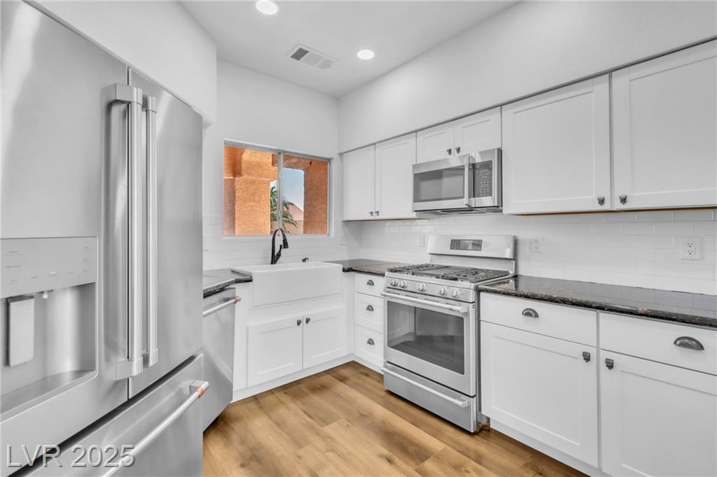 2809 Du Barry Manor LN