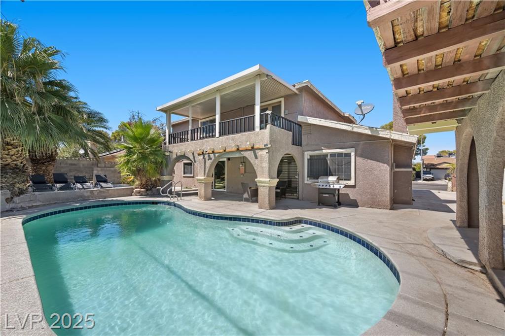 2571 Vegas Valley DR