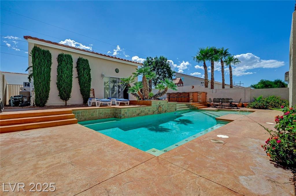 1593 Graystone Canyon AVE