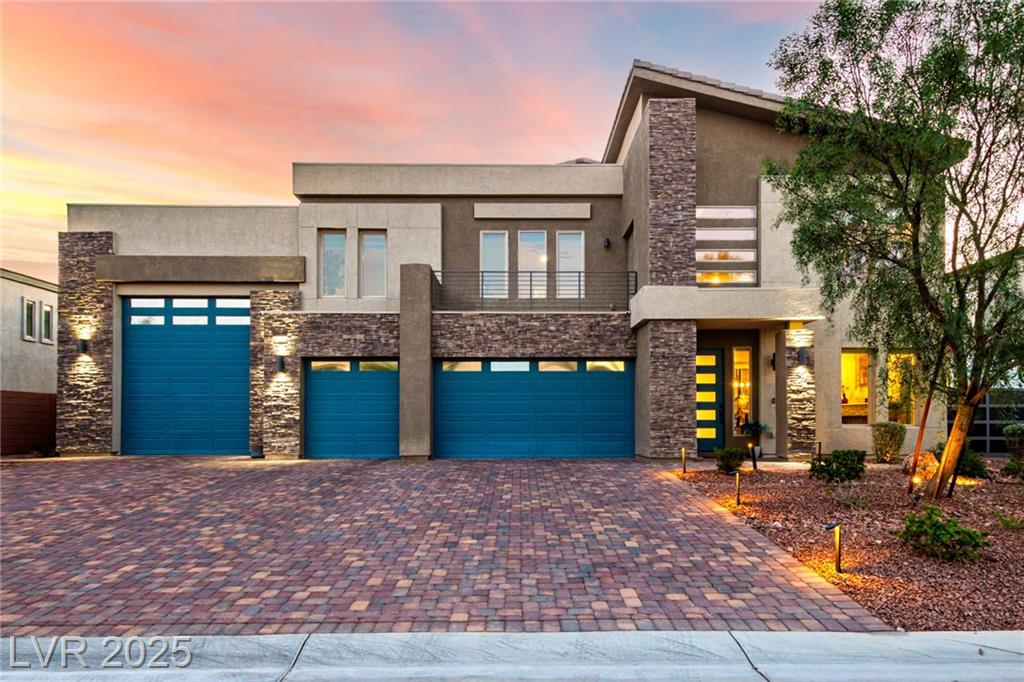 8775 Twisted Vine LN