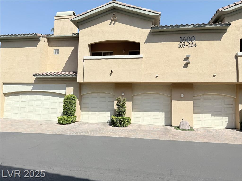 1600 Cardinal Bluff DR