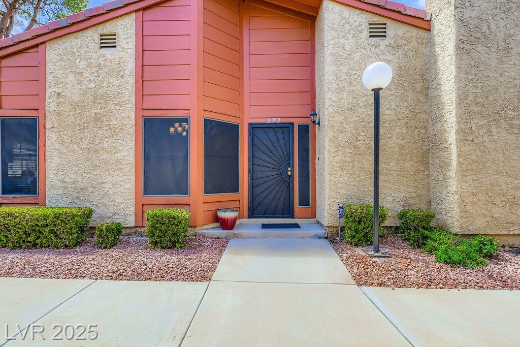 2352 Pickwick DR