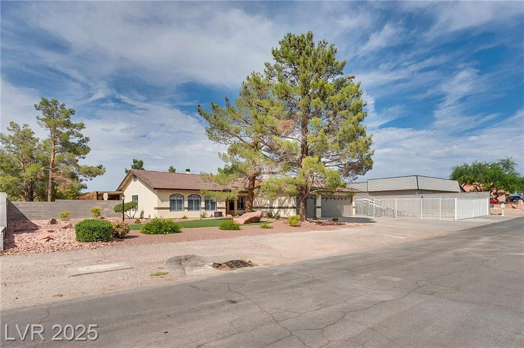 1510 Turf DR