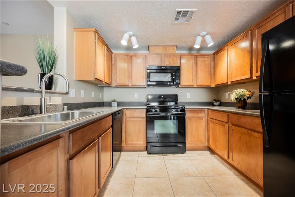 6868 Sky Pointe DR