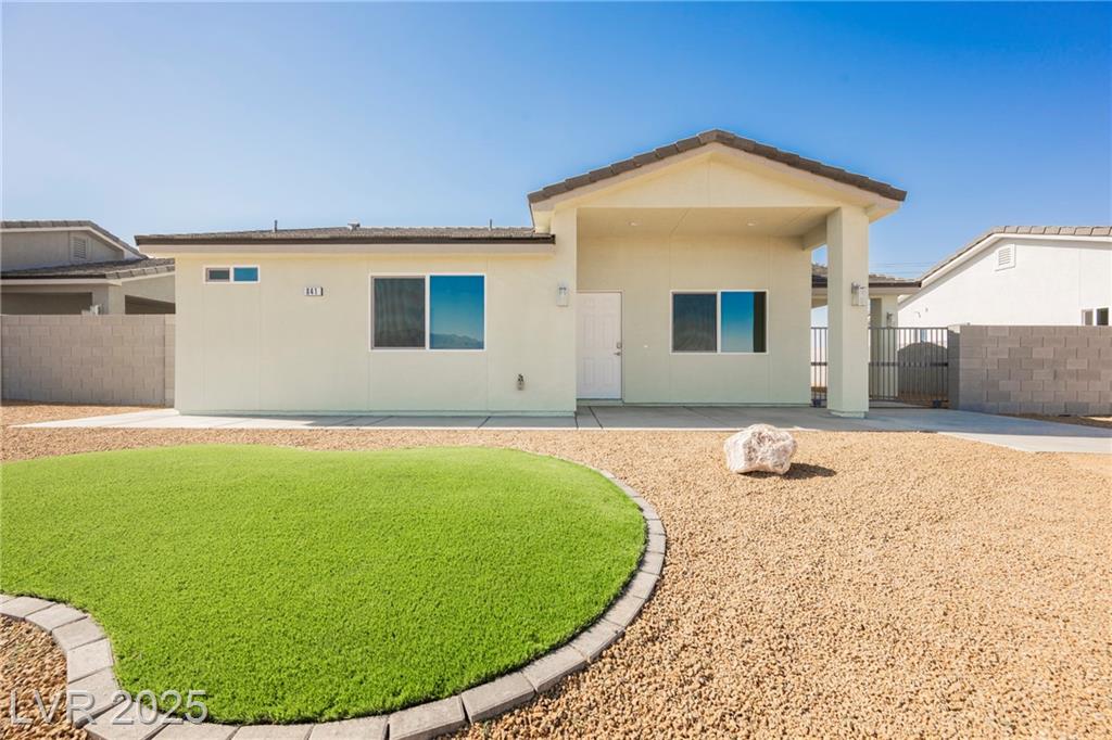 841 Valiant AVE
