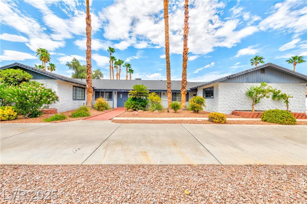 216 Canyon DR