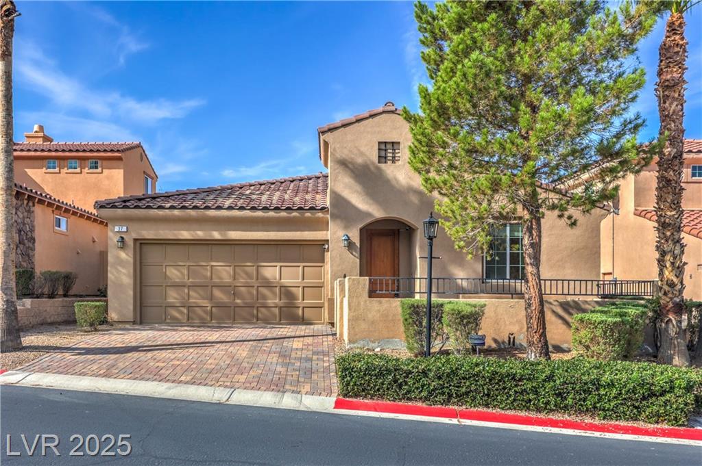 37 Avenza DR