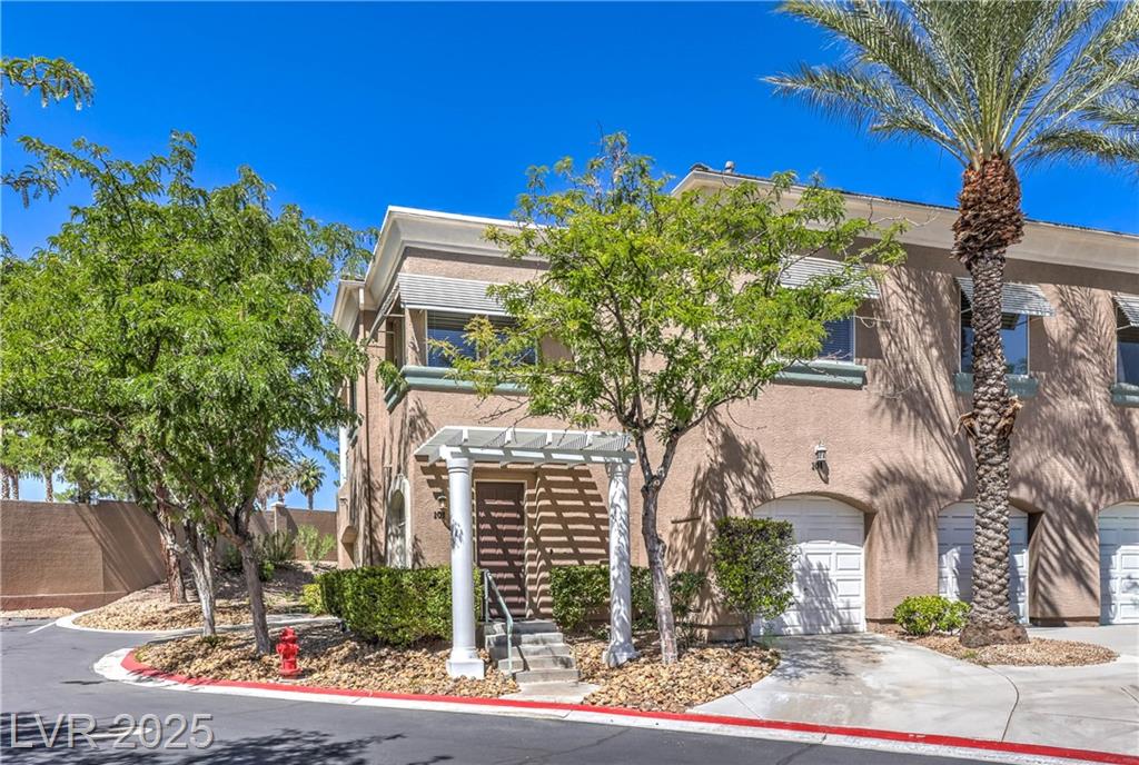 801 Dana Hills CT