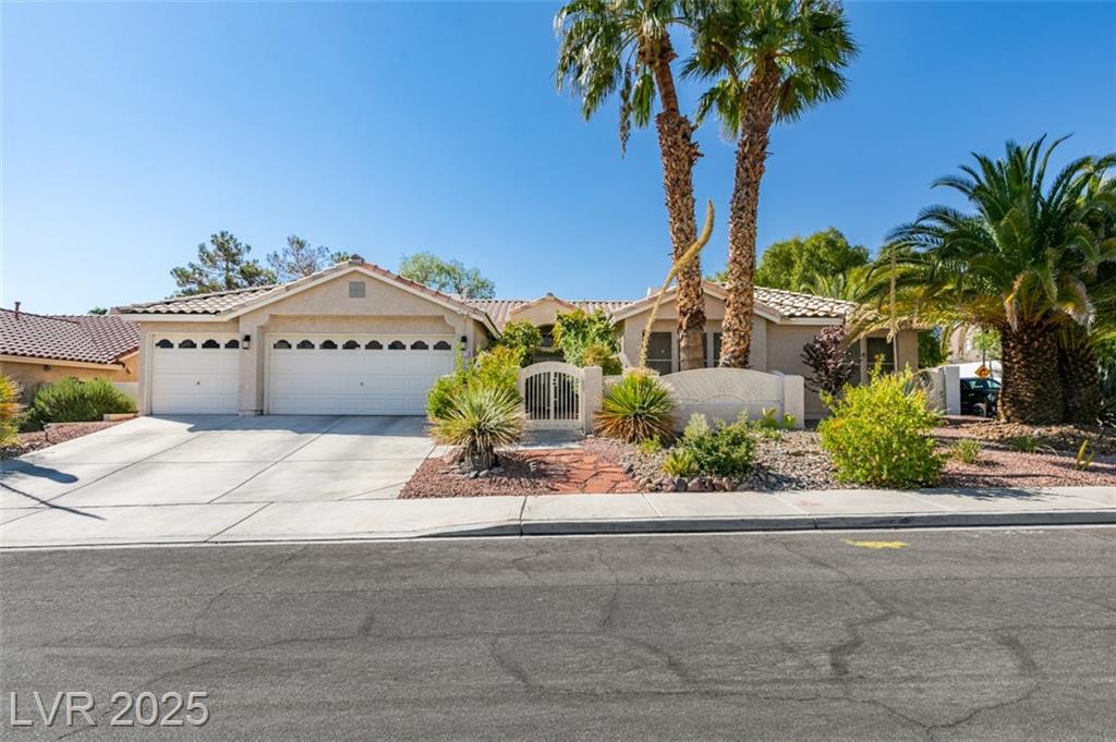 7813 Waterfalls AVE