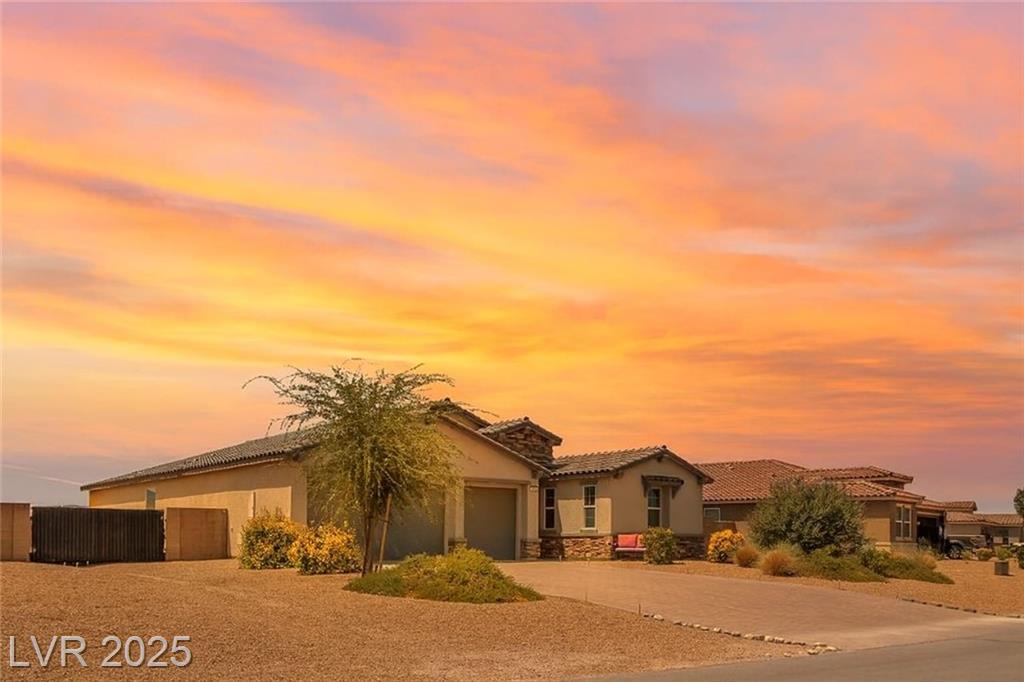 4801 Westmont DR