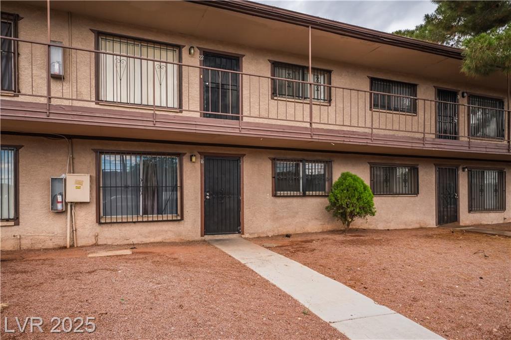 585 Royal Crest CIR