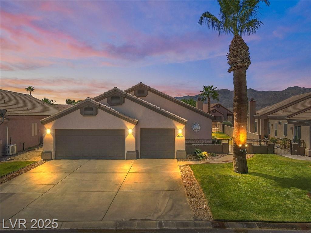 1236 Country Club DR