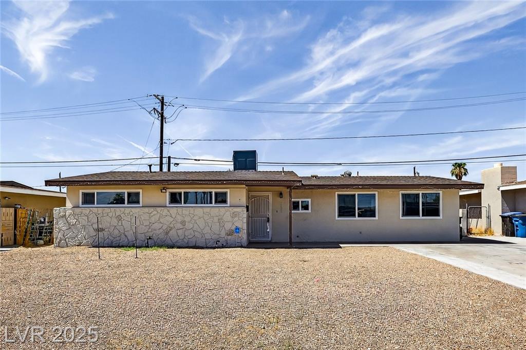 1103 Arrowhead AVE