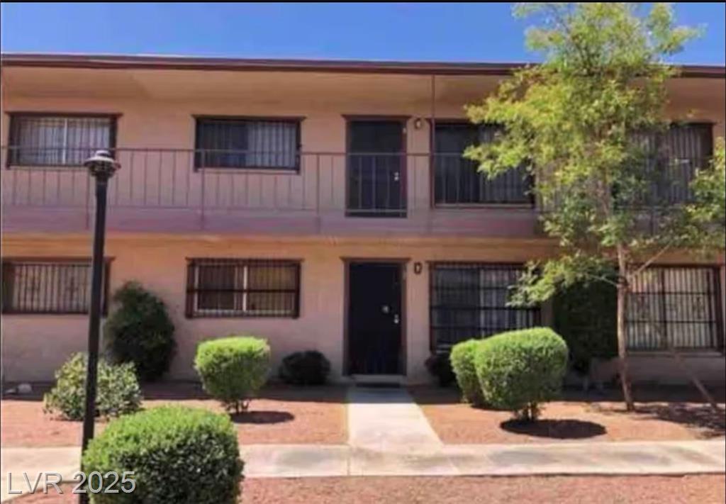 615 Royal Crest CIR