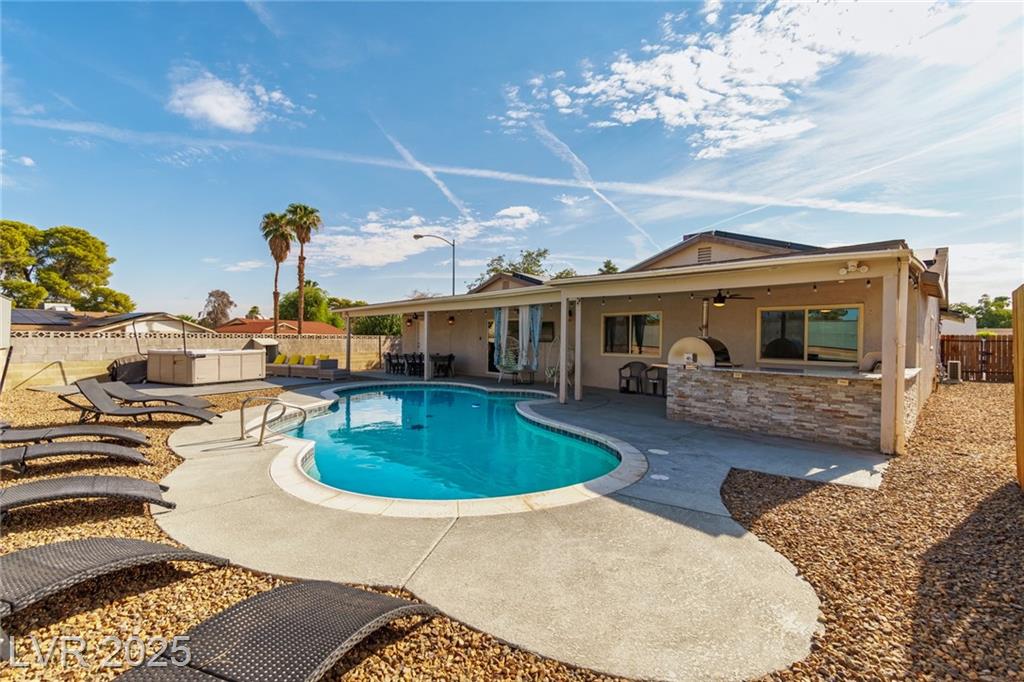5551 Corral CIR