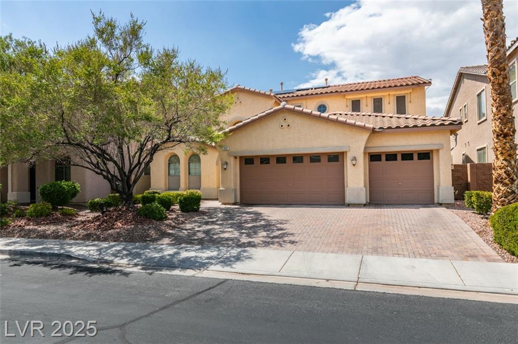 7037 Puetollano DR