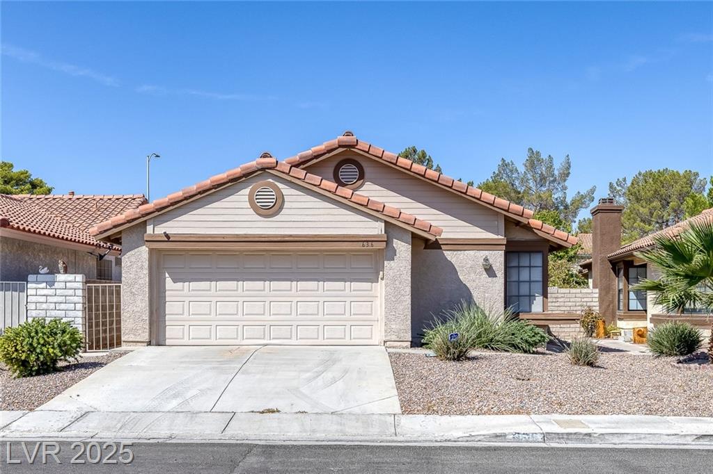636 Whispering Palms DR