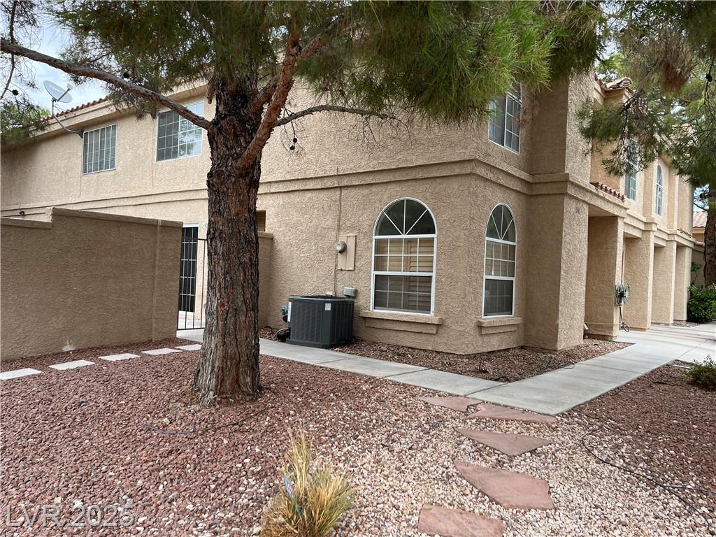 2842 BRIAR KNOLL DR