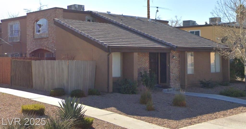 1453 Santa Anita DR