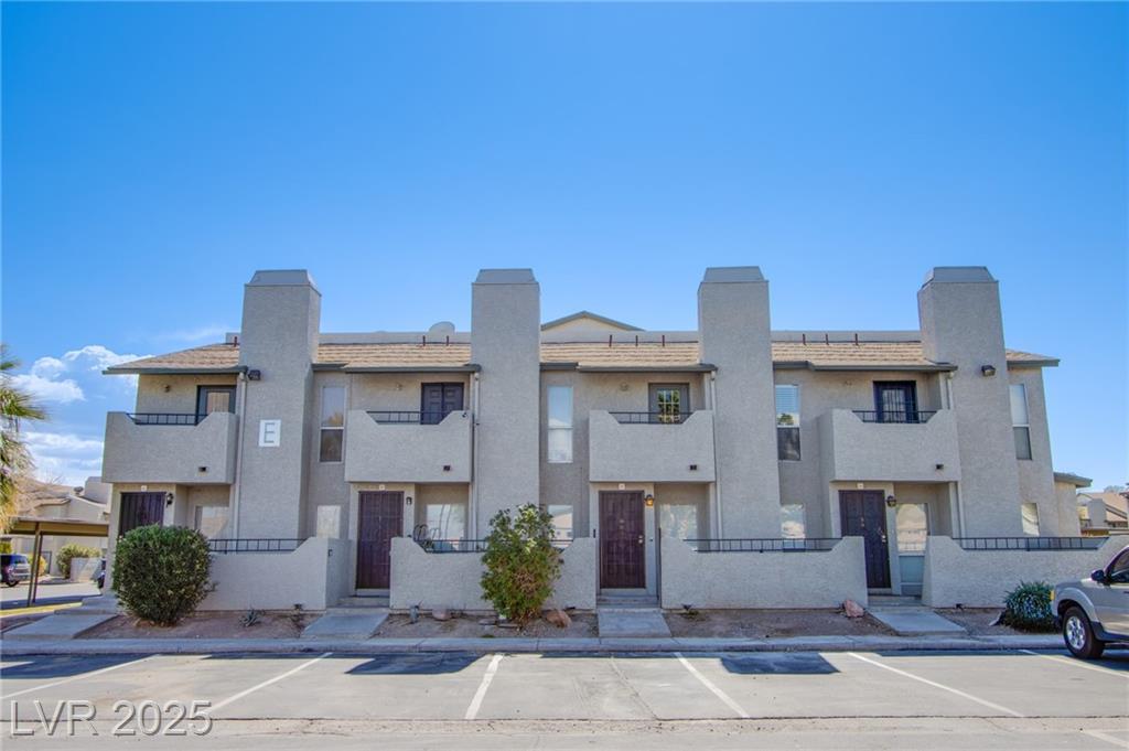 3749 Carlyle DR