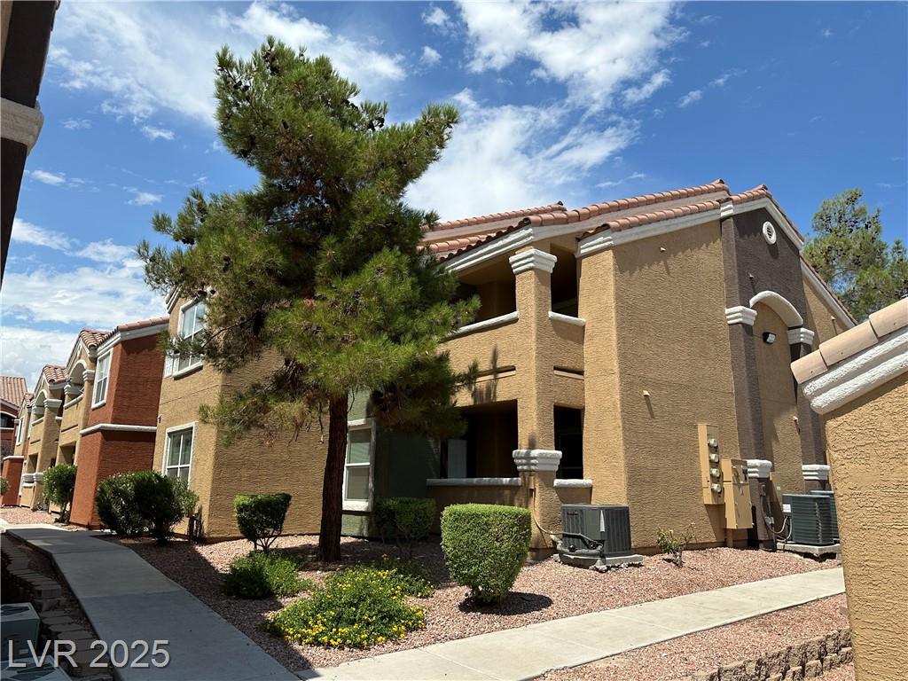 8101 Flamingo RD
