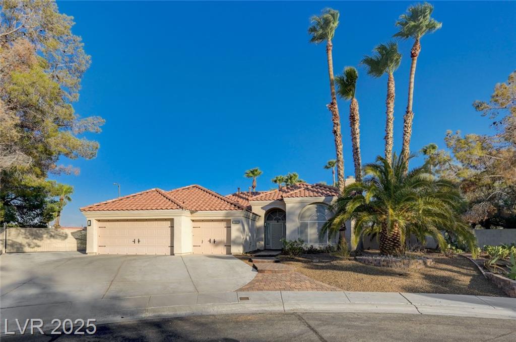 4004 Featherstone LN