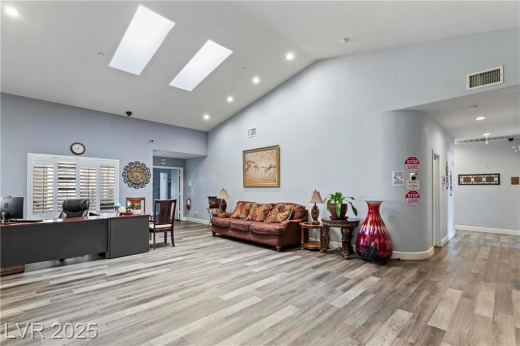 4300 Del Monte AVE