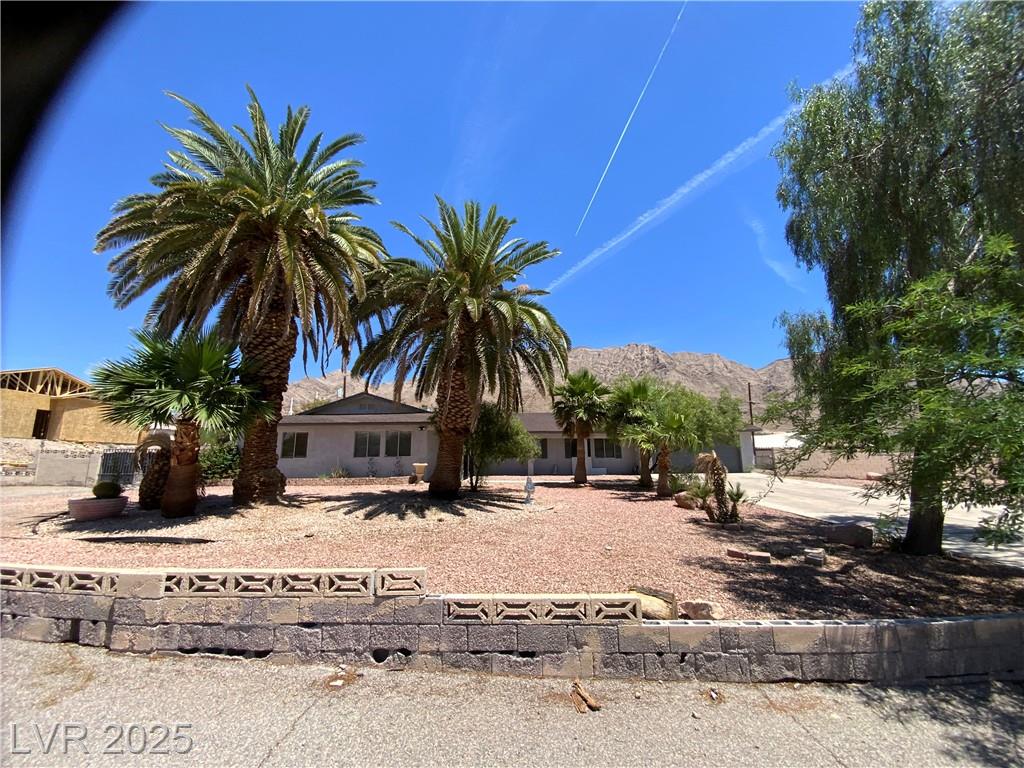 738 Rossmore DR