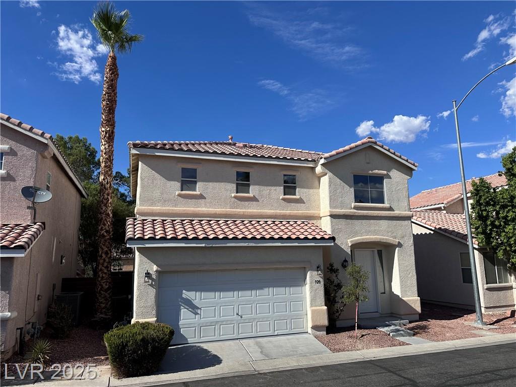 920 Clear Diamond AVE