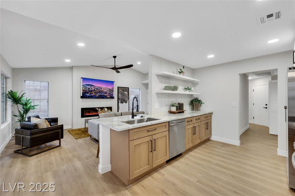 7701 Sea Cliff WAY