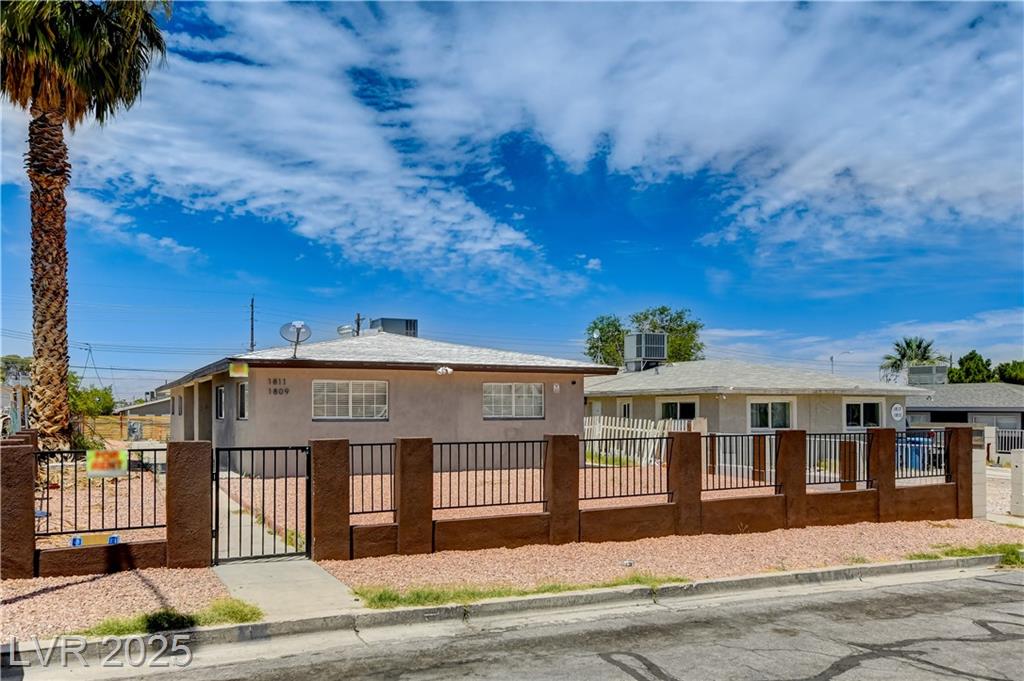 1809 Linden AVE