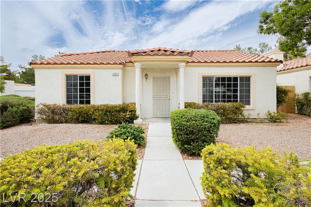 5424 Geneive LN