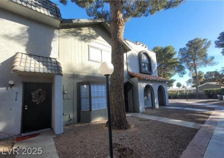 854 Stainglass LN