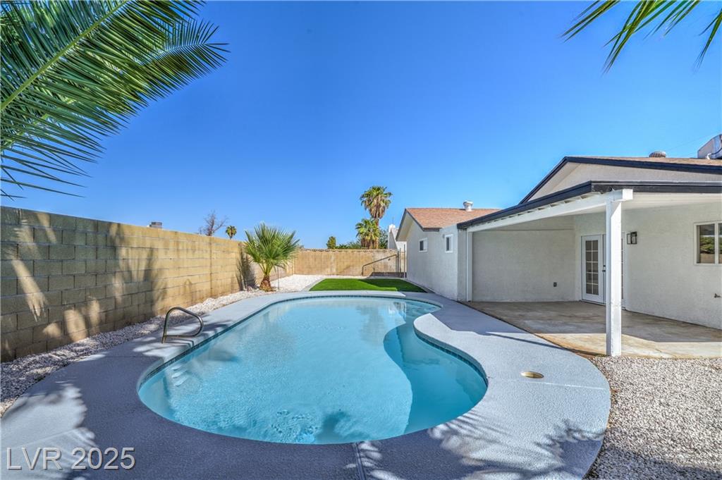 4232 Russell RD