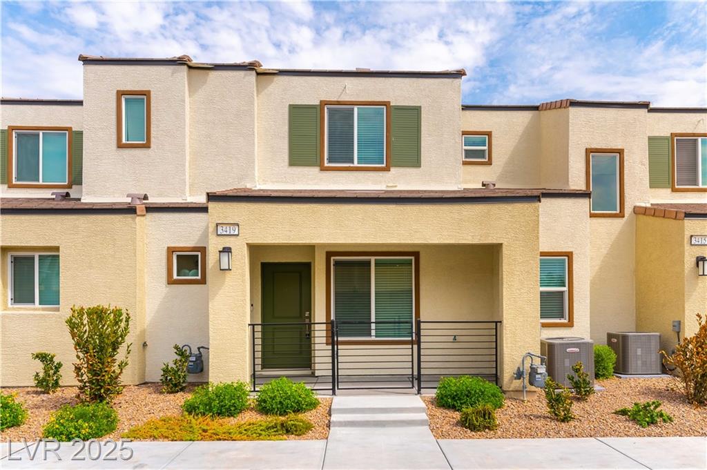 3419 Golden Chariot AVE