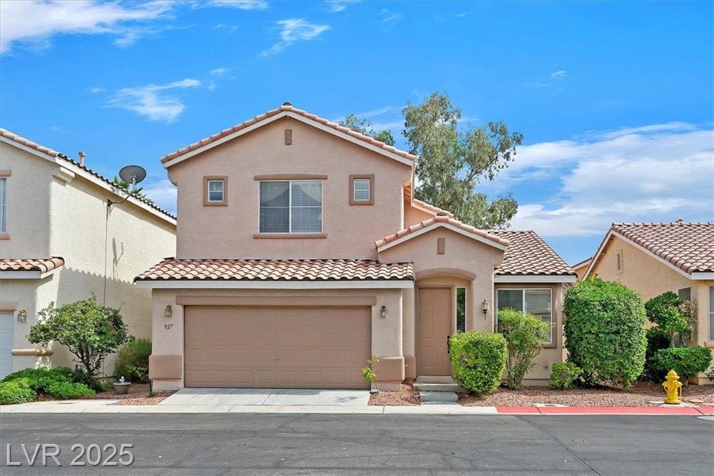 927 Clear Diamond AVE
