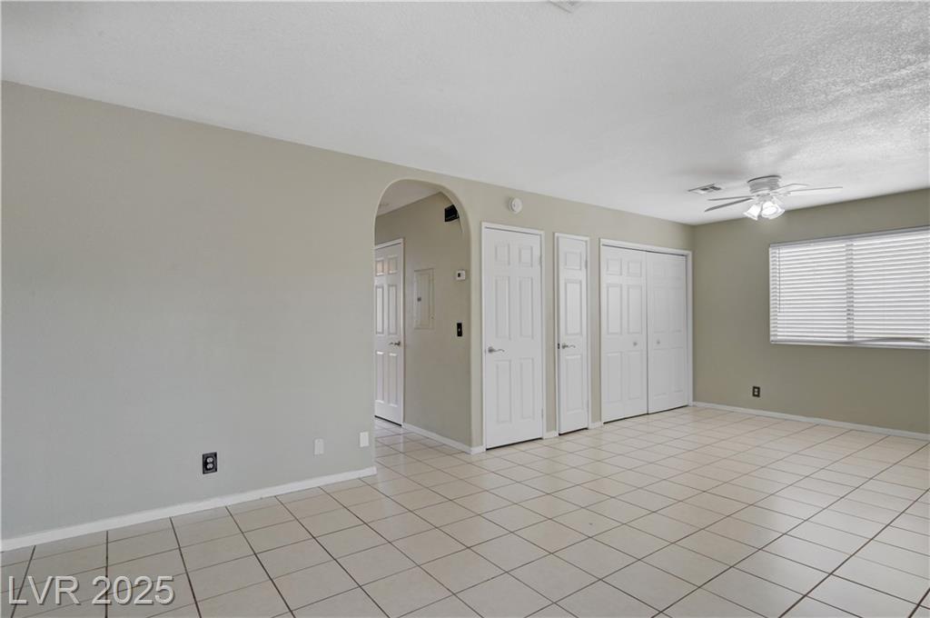 5270 Carriellen LN
