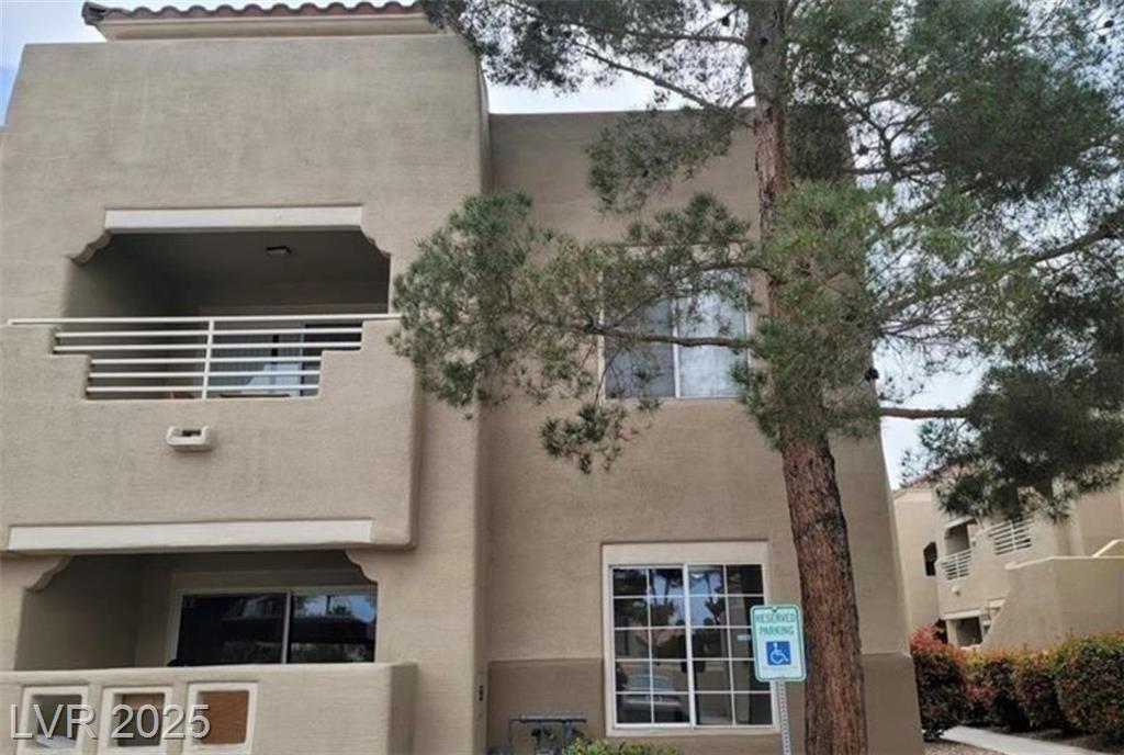 1909 Villa Palms CT