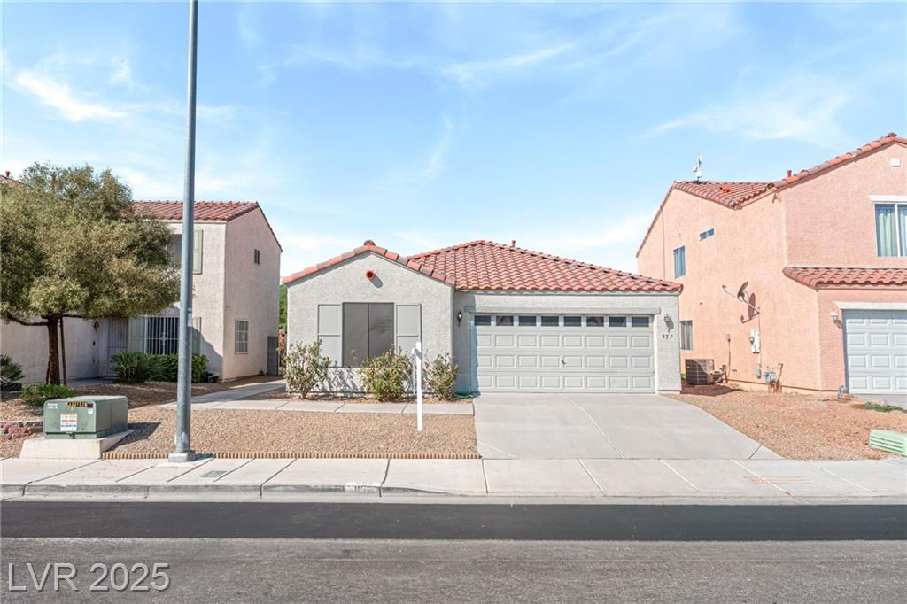 857 Lantham PL