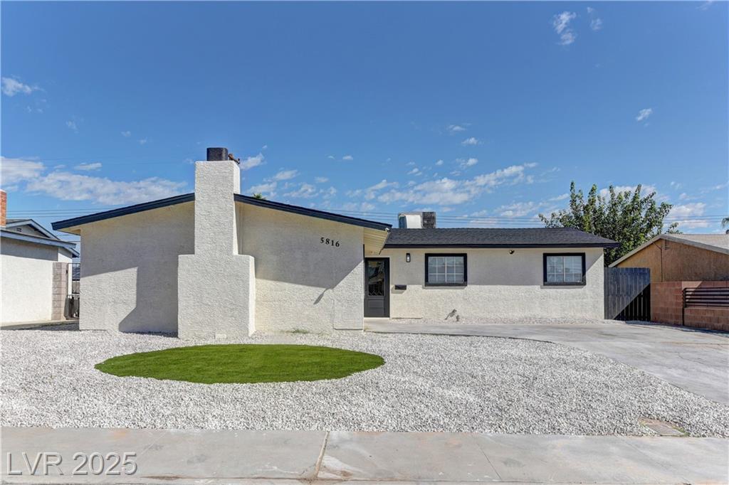 5816 Marka DR