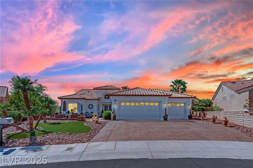 10001 Cresent Creek DR