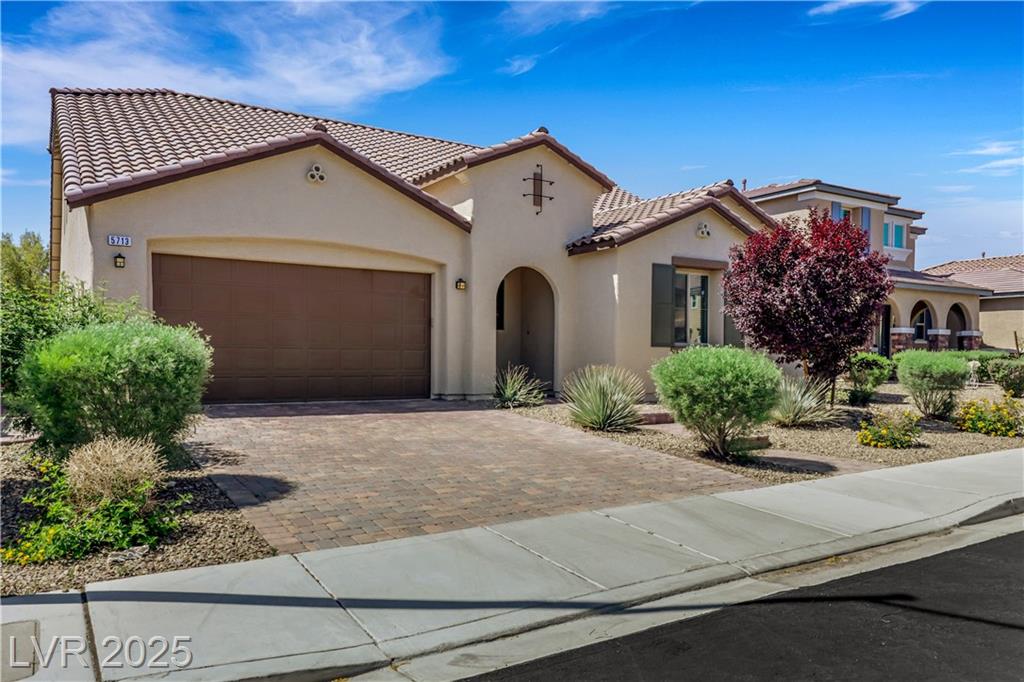 5713 Silver Cascade AVE