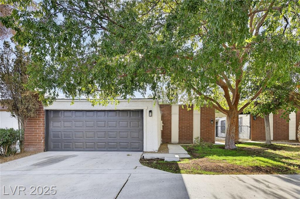 5255 Sandhill RD