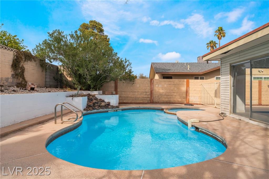 804 Vincent WAY