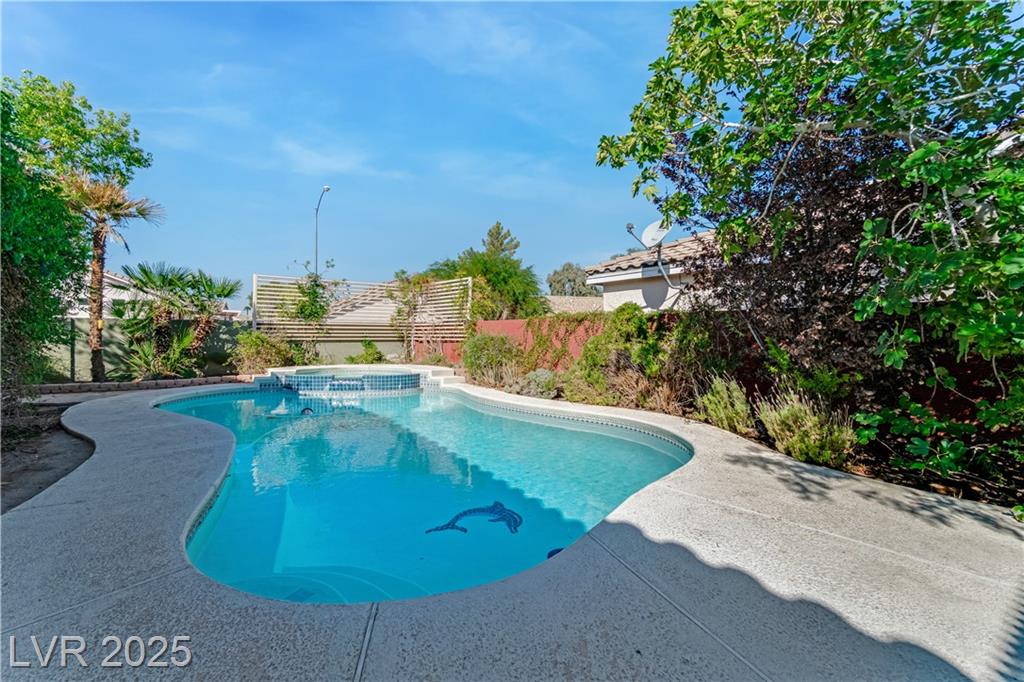 1006 Coldwater Falls WAY