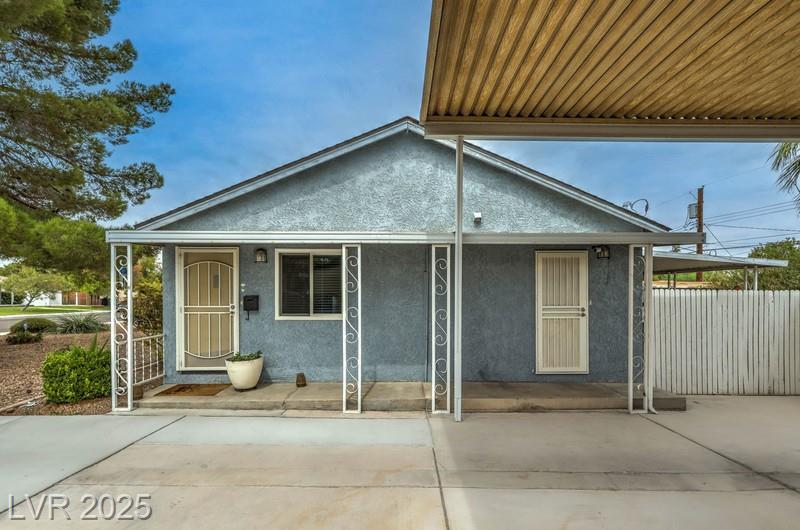 1213 Douglas DR