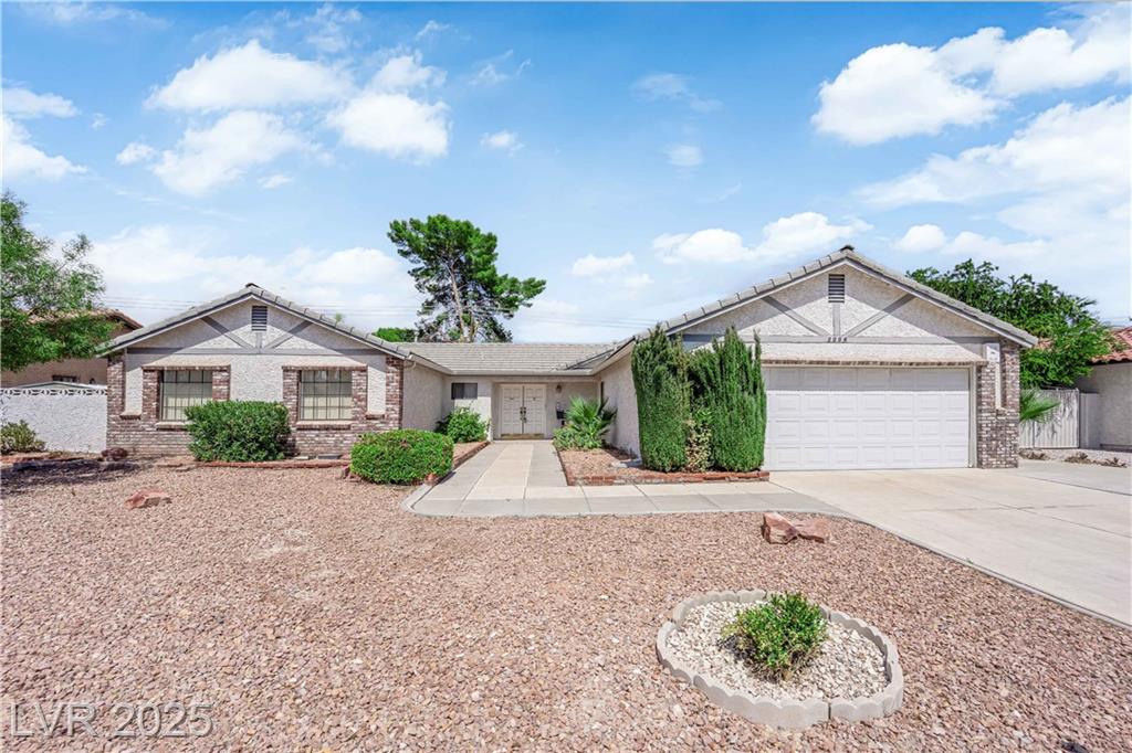 2004 Canterbury Dr DR